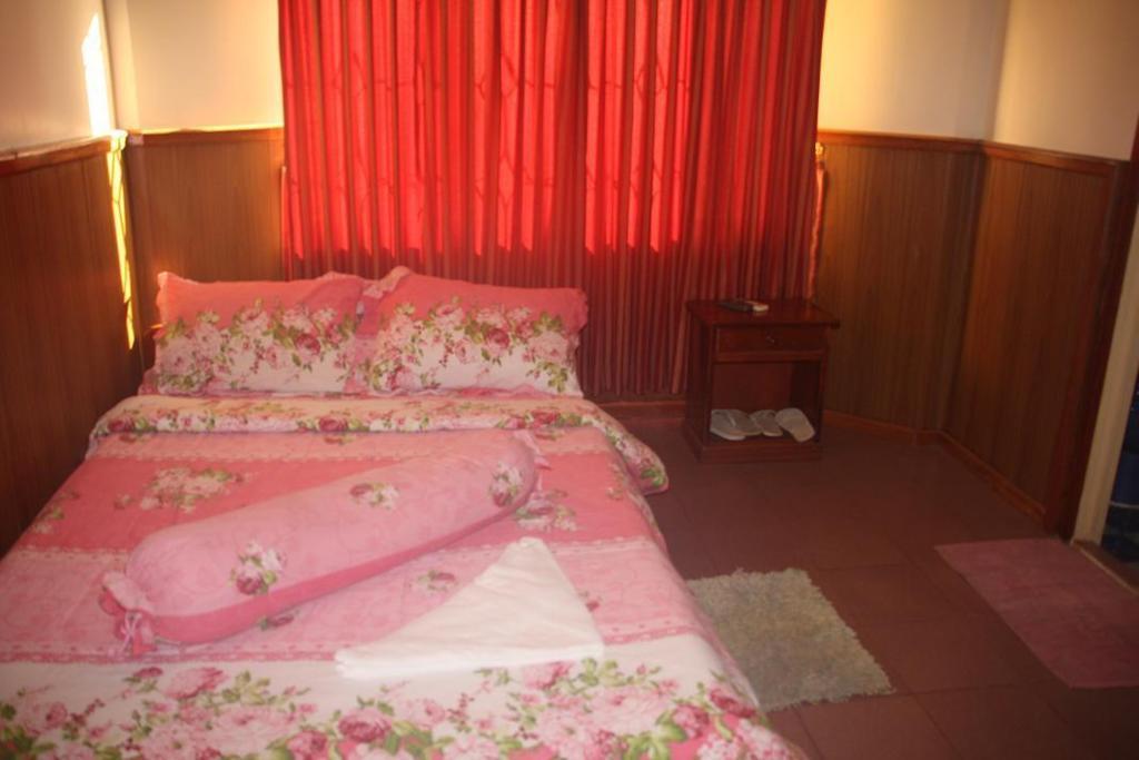 Chhne Chulsa Hotel Сиханоуквил Стая снимка